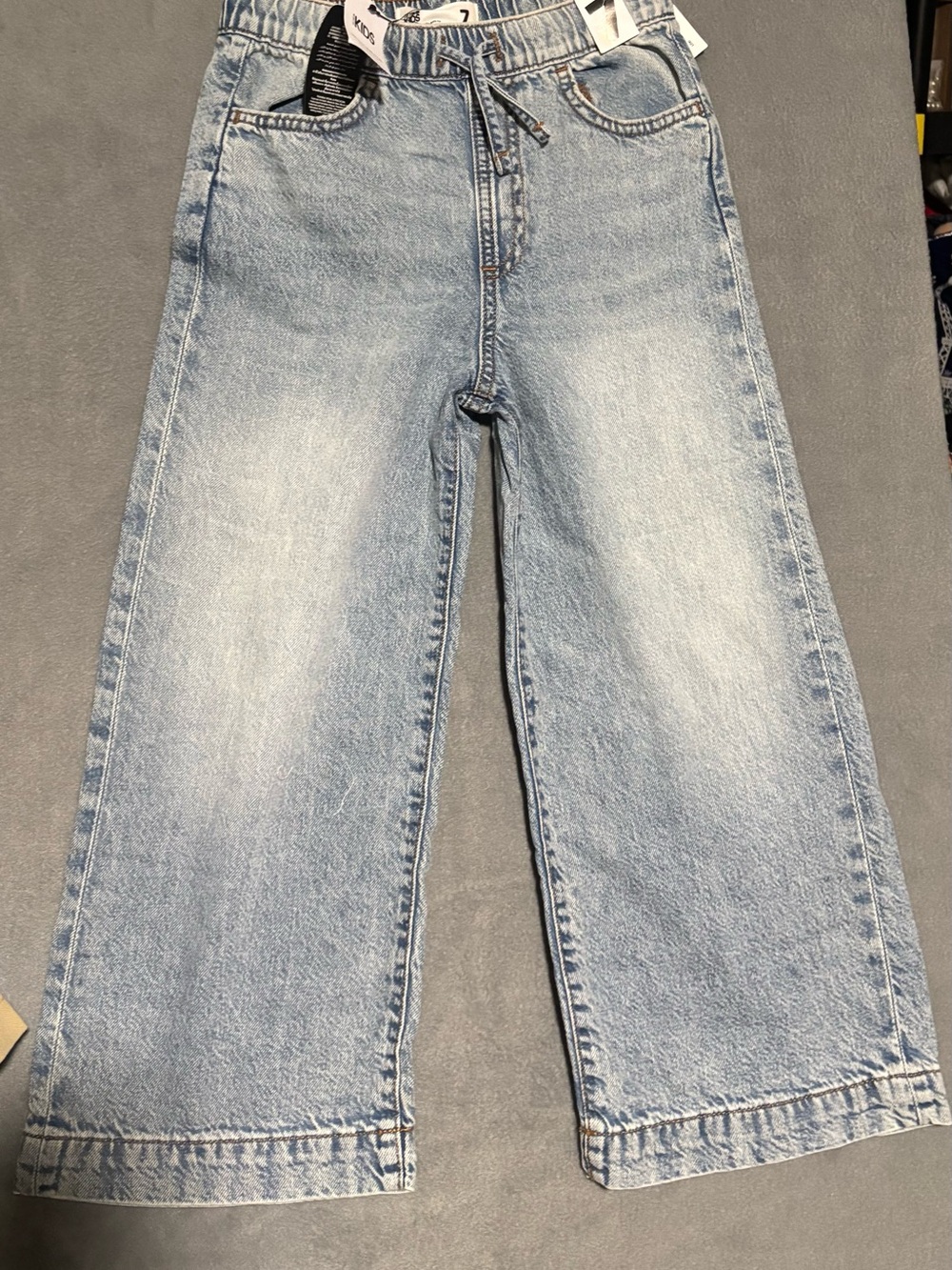 Light Wash Wide Leg girl’s Jeans - Casual High-Rise Style